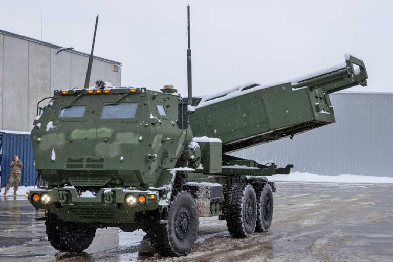 Les équipages HIMARS font la démonstration de leurs capacités et s&rsquo;entraînent avec les alliés de l&rsquo;OTAN en Estonie