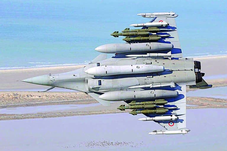 La France teste avec succès le missile MICA NG depuis un Rafale, avenir des Rafale indiens
