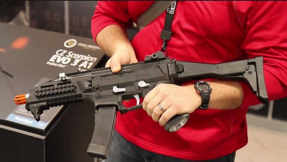 Pistolet-mitrailleur Scorpion EVO3 A1