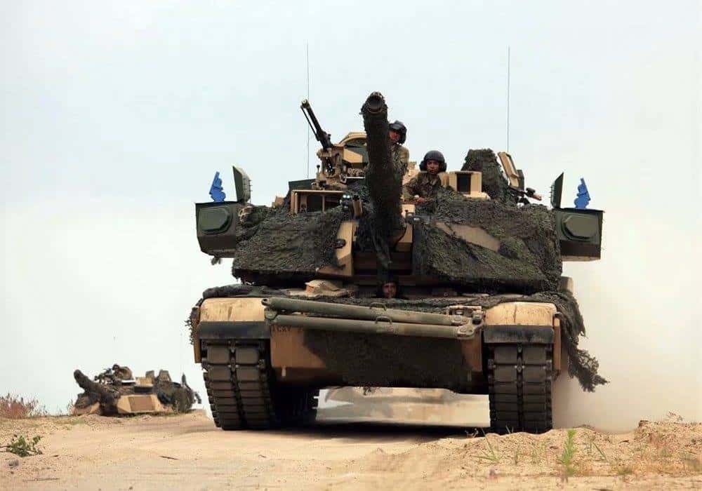 Char M1A2 SEP v2 Abrams équipé du système de protection active Trophy HV lors de l’exercice Saber Strike 18 en Pologne, 2018