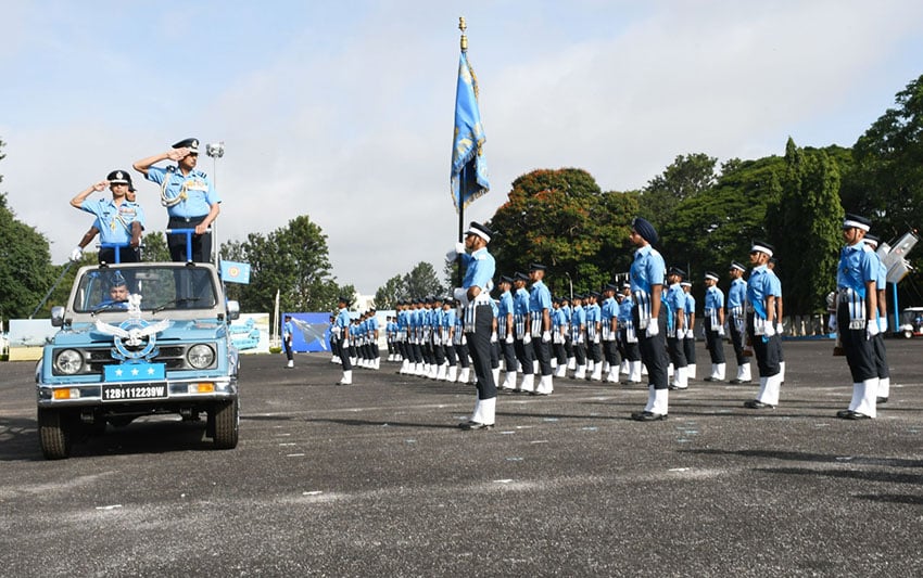 Parade de fin de formation au Collège technique de l’Armée de l’air à Bengaluru