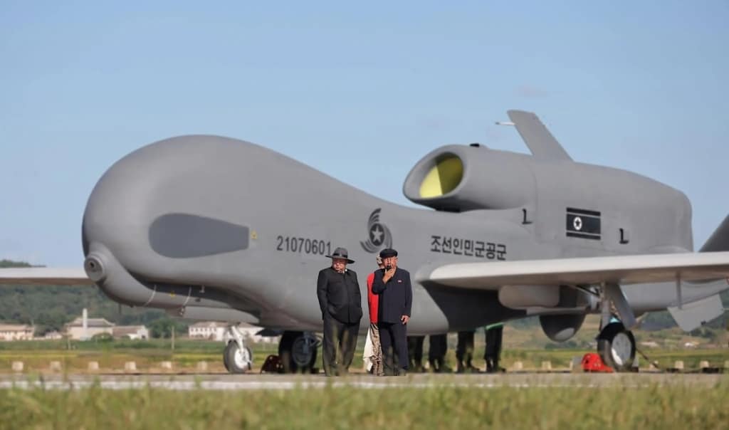 Kim Jong Un visitant un complexe technologique