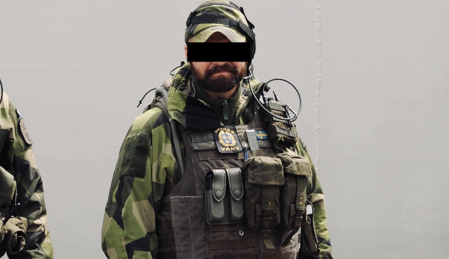 Barbe tactique sur un militaire suédois de la garde de sécurité