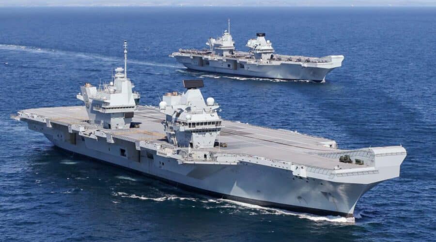 Porte-avions britannique HMS Queen Elizabeth de retour en mer après une maintenance prolongée