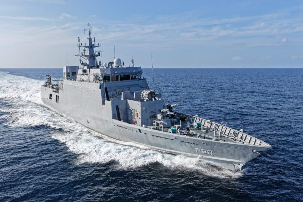 Navire Mahe en mer