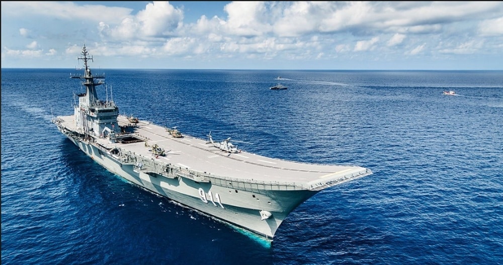 HTMS Chakri Naruebet naviguant