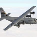 Un homme arrêté après avoir grimpé sur un C-130 de l’US Air Force et endommagé l’appareil en Irlande