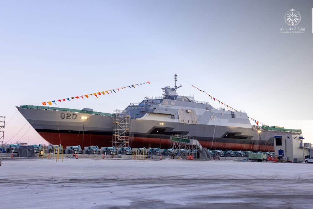 Frégate prototype Saud (820) au chantier naval