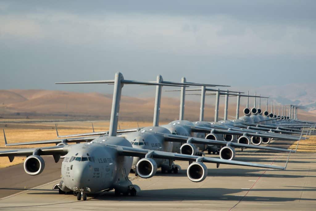 Le C-17 américain réalise le premier transport aérien d’un micro-réacteur nucléaire mobile