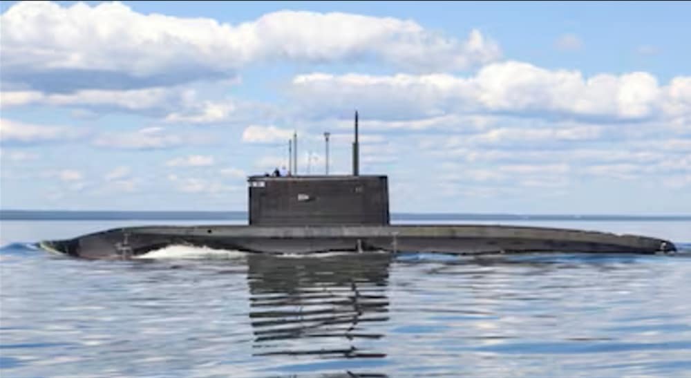 Sous-marin classe Kilo en surface