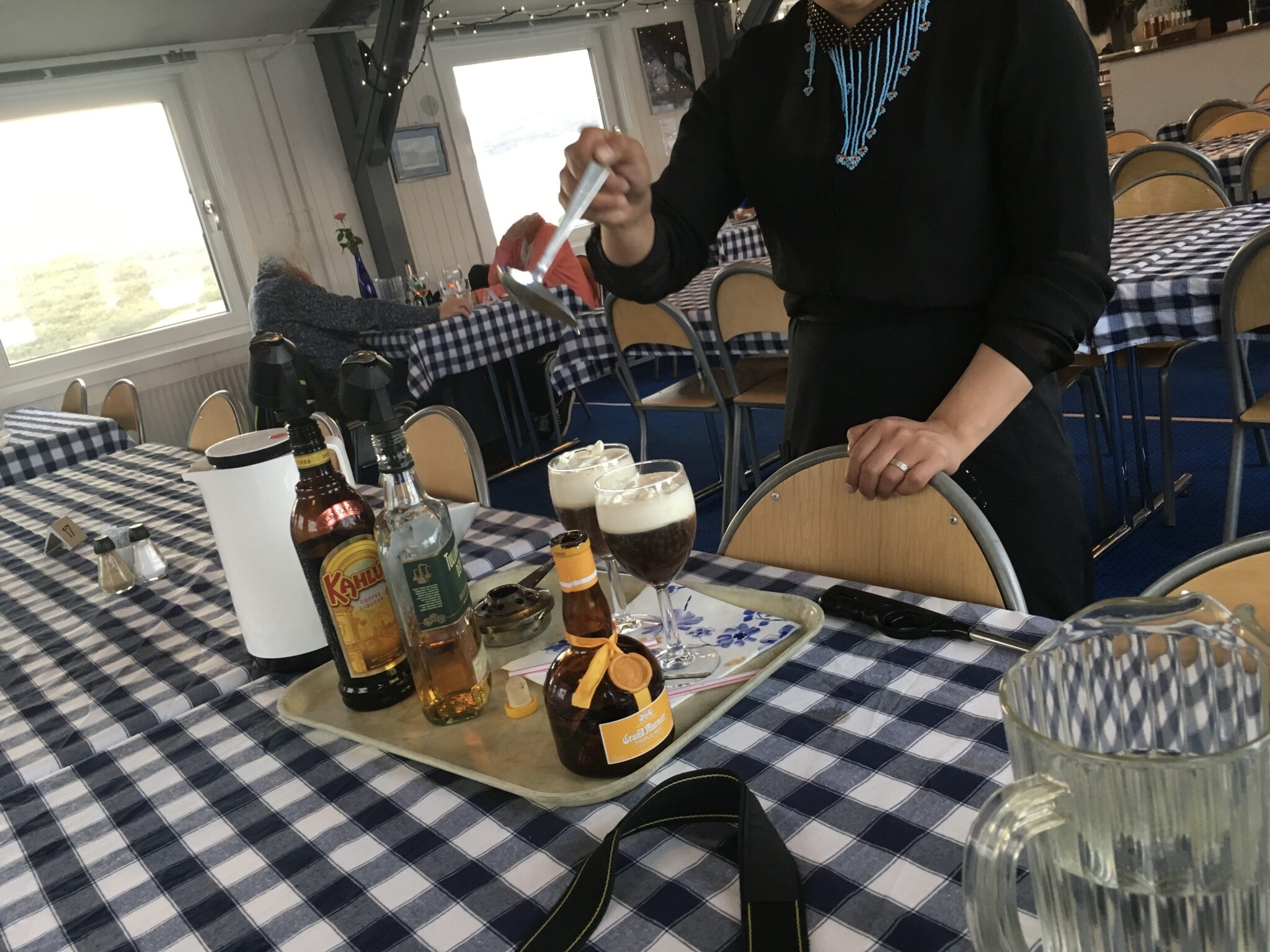 Préparation de café groenlandais à Kangarlussuaq