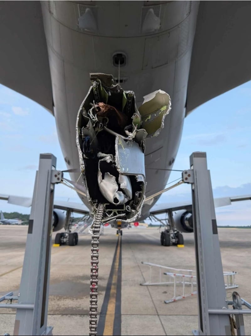 Perche de ravitaillement KC-46A endommagée