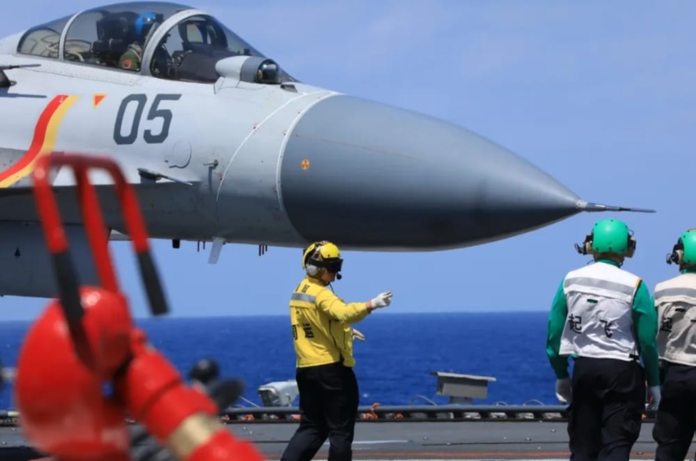 J-35 en formation