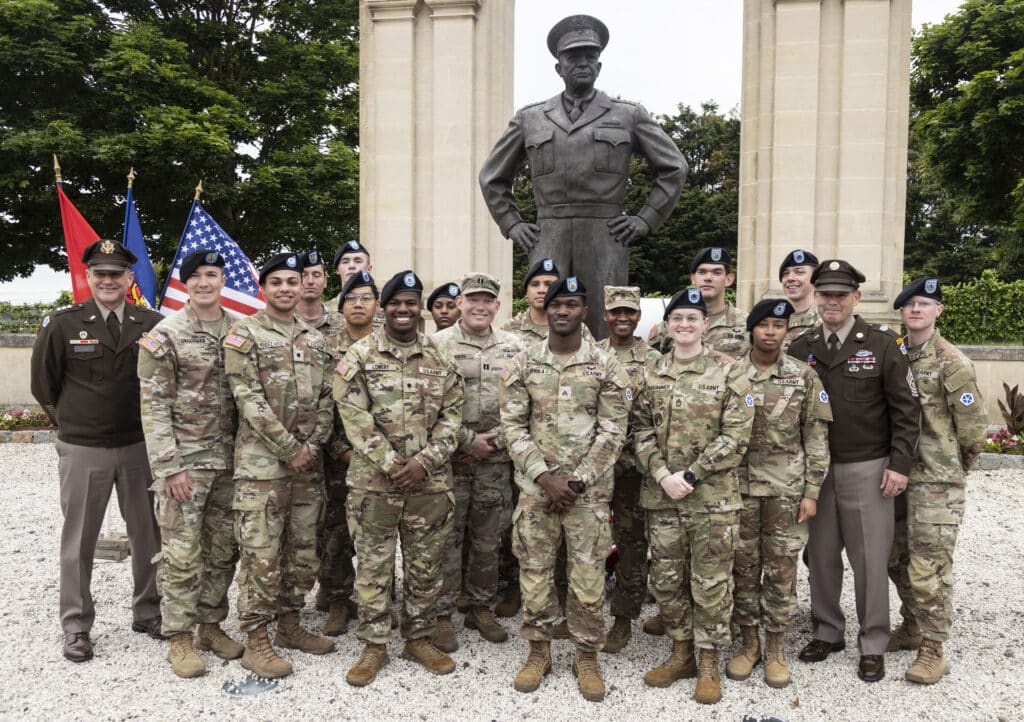 « Pressure » : Brendan Fraser incarne Eisenhower et met en lumière la météo cruciale du jour J