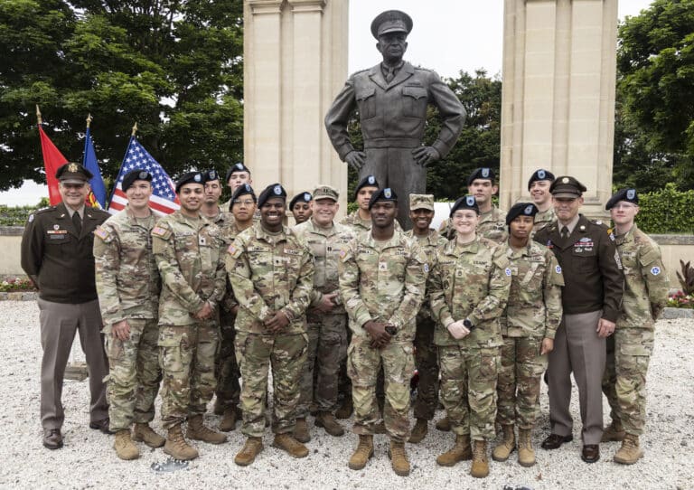 « Pressure » : Brendan Fraser incarne Eisenhower et met en lumière la météo cruciale du jour J