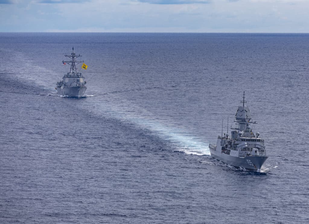 Un navire de guerre australien ignore les avertissements chinois lors d’un transit en mer de Chine méridionale