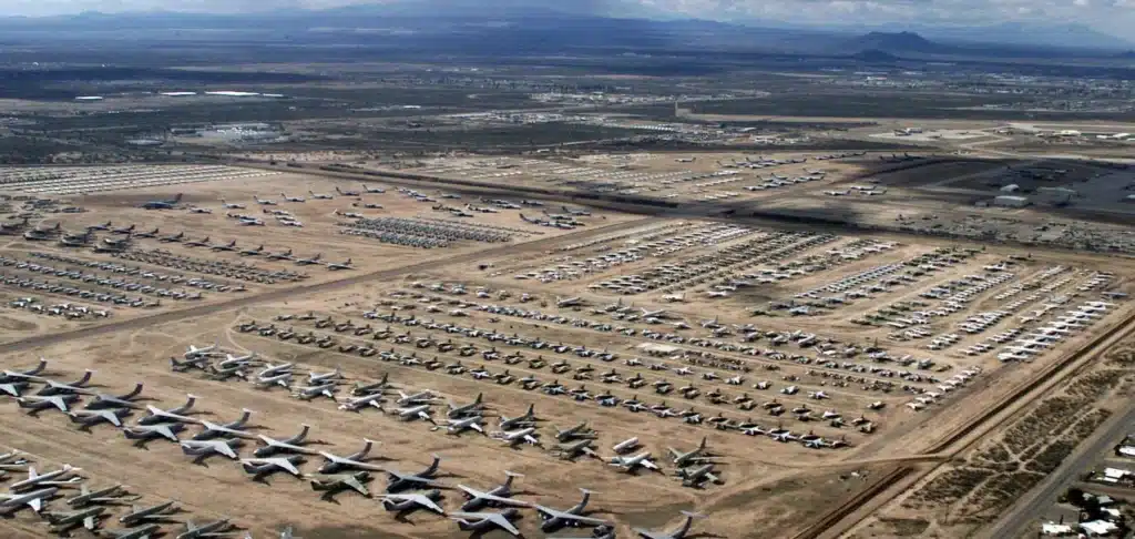 Un militaire de Davis-Monthan inculpé pour fraude de plusieurs millions dans des équipements médicaux militaires