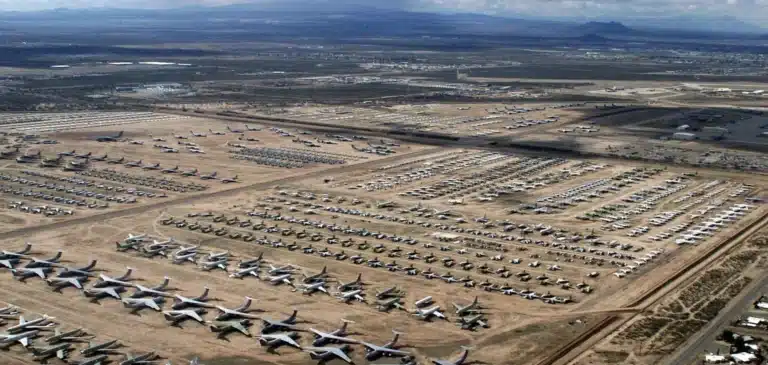 Un militaire de Davis-Monthan inculpé pour fraude de plusieurs millions dans des équipements médicaux militaires