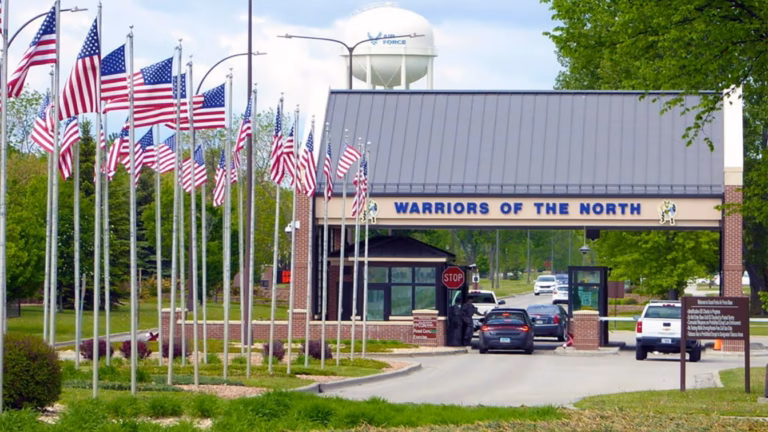 La base aérienne de Grand Forks choisie pour diriger le laboratoire de défense rapprochée