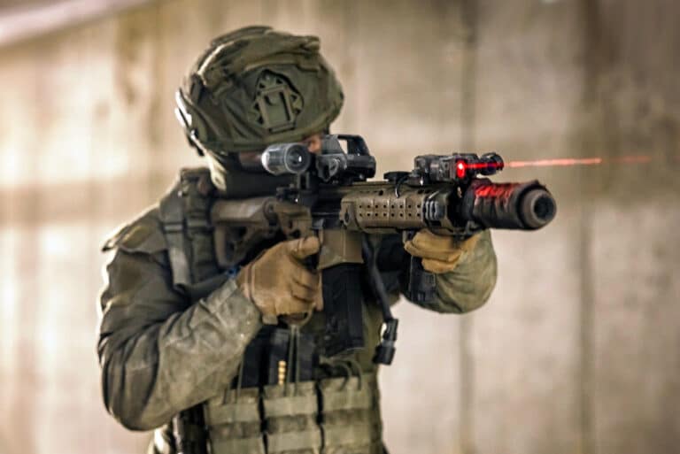 Israël présente le Sting Lumina : pointeur laser tactique pour combat rapproché et opérations furtives