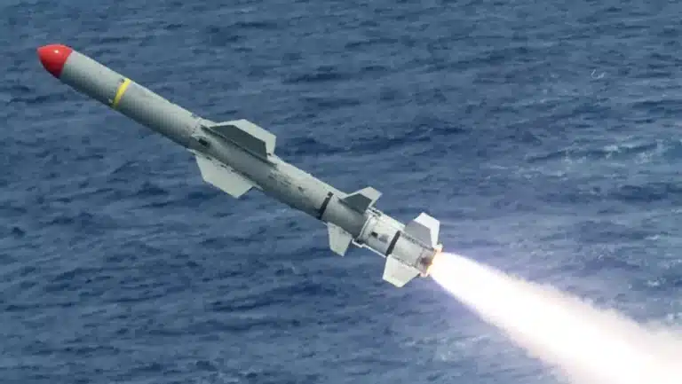 La modernisation du missile Harpoon franchit avec succès le dernier test en vol de la Marine américaine