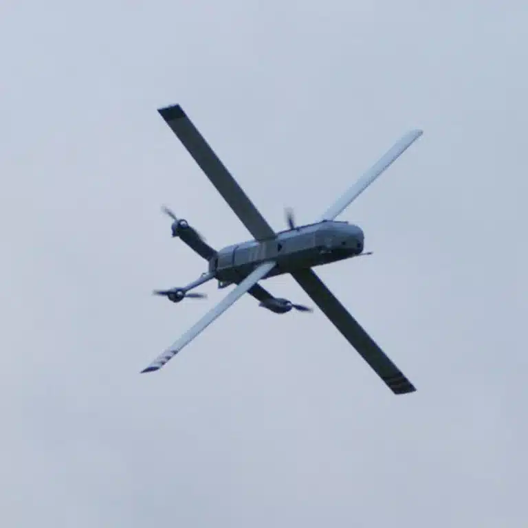 Décision sur les drones kamikazes : Pistorius exprime ses inquiétudes sur un investisseur