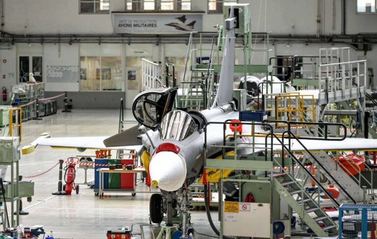 Un jeune intérimaire chez Dassault arrêté pour espionnage présumé sur le montage du Rafale