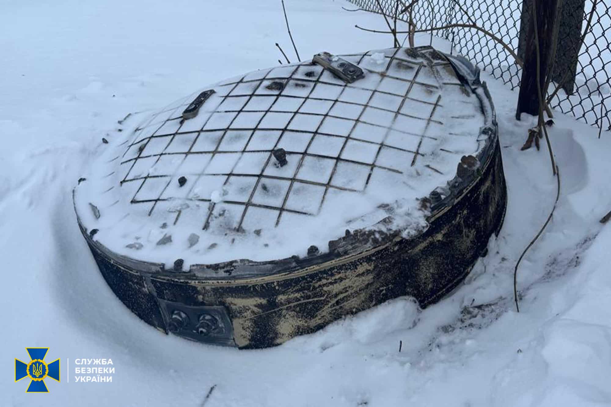 Restes d’un missile Oresjnik près de Lviv