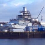 Images dévoilent le nouveau navire de guerre britannique géant avant ses essais en mer