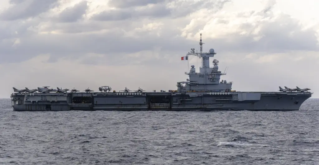 Le porte-avions français de nouvelle génération sera équipé d’une troisième catapulte électromagnétique