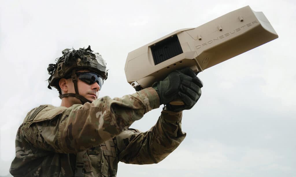 Les forces spéciales de l’USAF testent un intercepteur cinétique dans un concept de lutte anti-drones