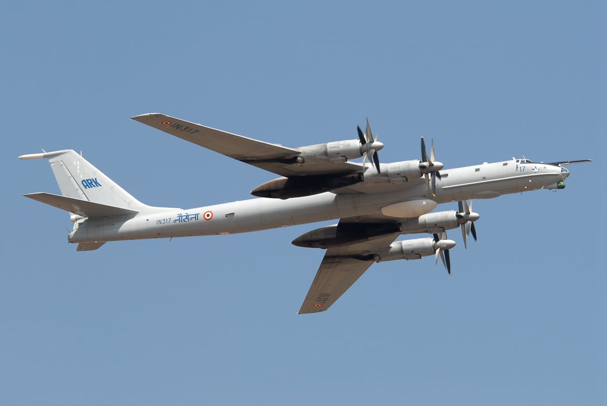 Les Ukrainiens abattent deux avions russes Tu-142