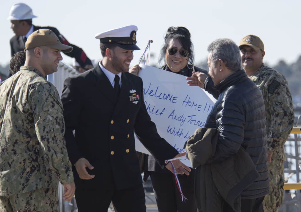 Incendie à bord de l’USS Indianapolis : 7 blessés légers lors de l’incident à Mayport