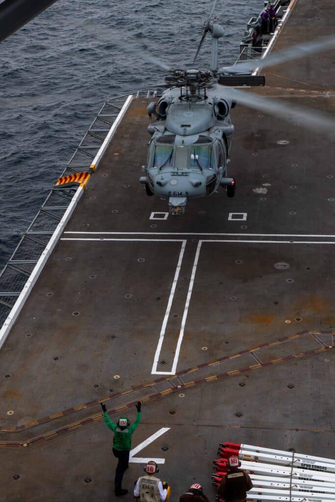 MQ-25A Stingray à bord du porte-avions USS Nimitz