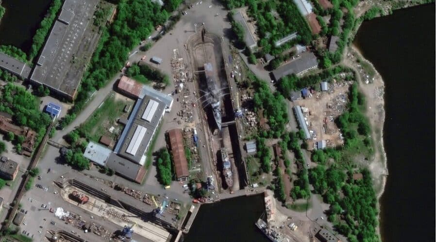 Drones ukrainiens attaquent la corvette russe RFS Boiky près de Saint-Pétersbourg
