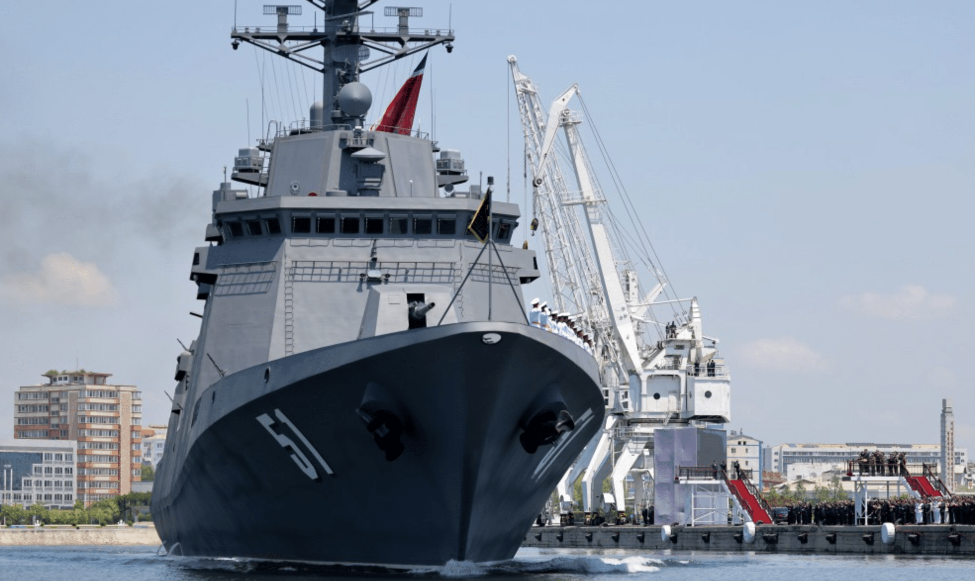 Kim Jong Un à la cérémonie de mise en service du destroyer Choe Hyon