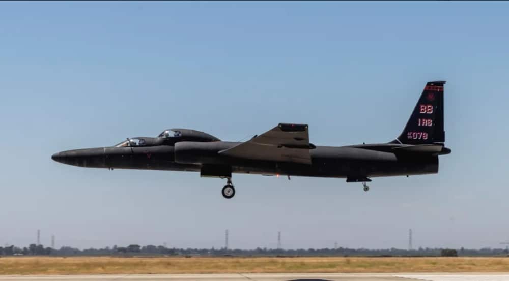 Un des trois avions d'entraînement TU-2S