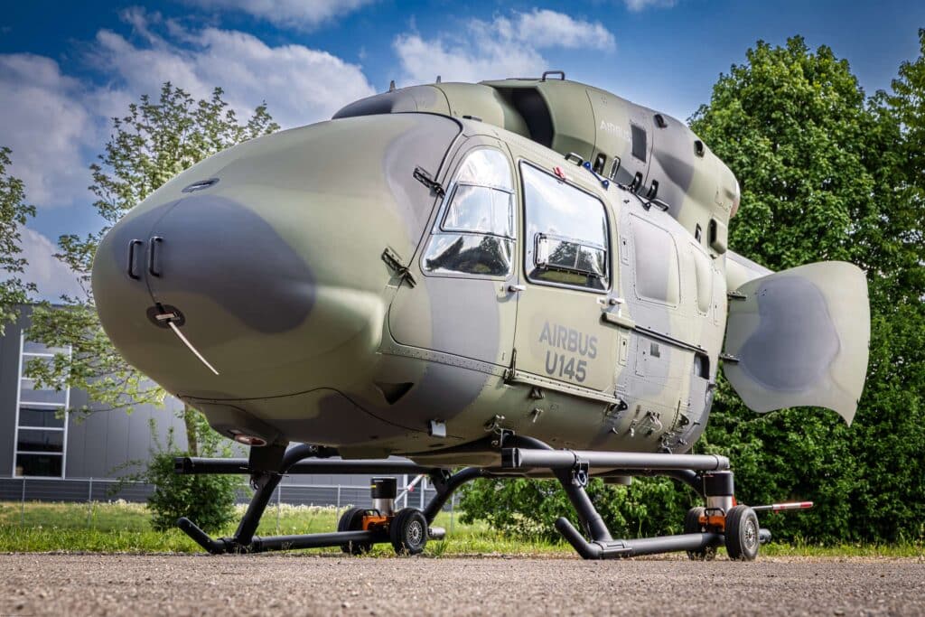 Hélicoptère autonome U145