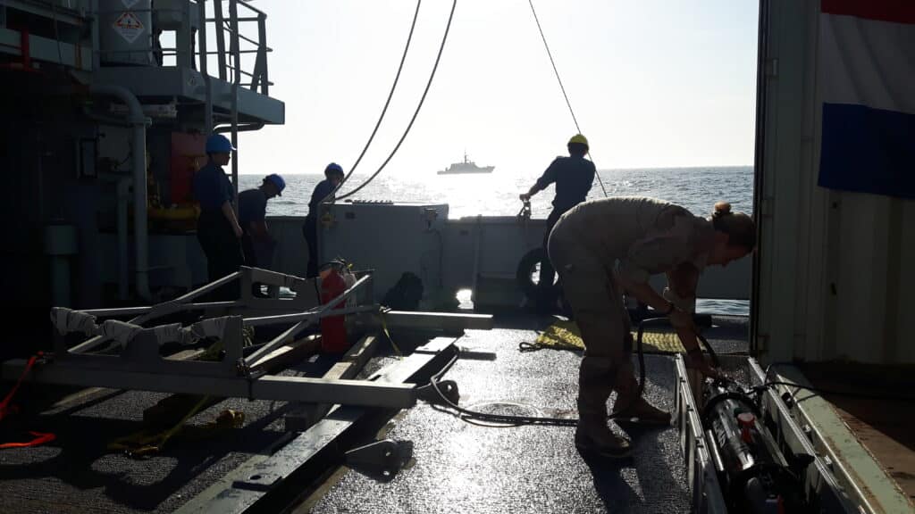 Le nouveau commandant prend la tête du groupe de guerre des mines de la Royal Navy