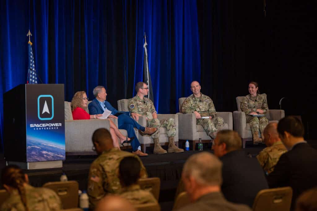 La Space Force prépare ses forces de guerre avec une troisième vague de responsables d&rsquo;acquisition