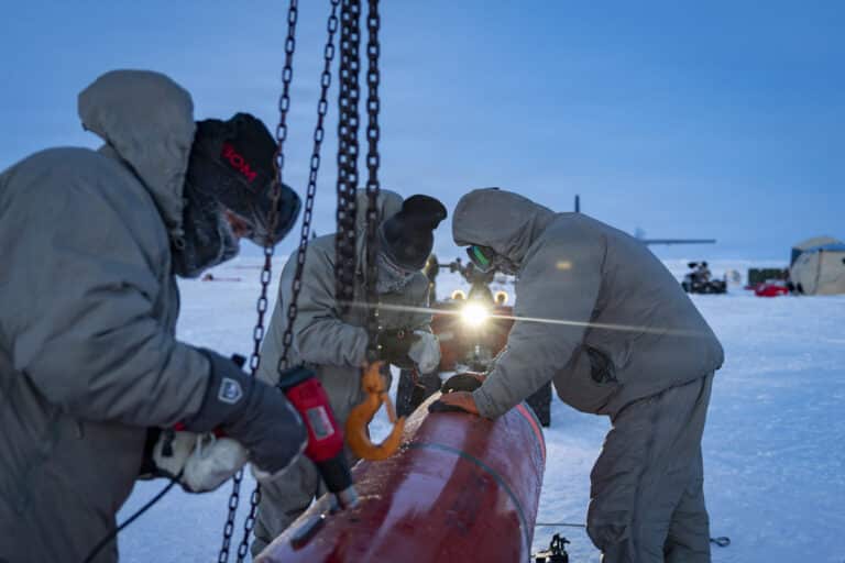 BEAUFORT SEA, Arctic Circle - Naval Undersea Warfare...