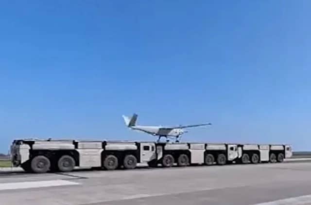 Lanceur électromagnétique monté sur véhicule de l'Institut de Technologie de Pékin lançant un drone – 30 juin