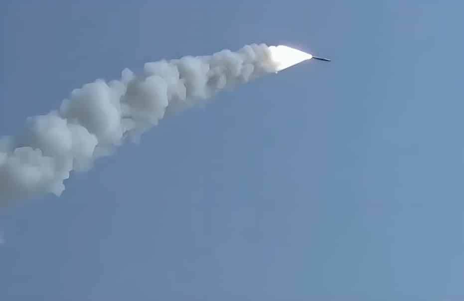 Système de défense aérienne S-400 en vol