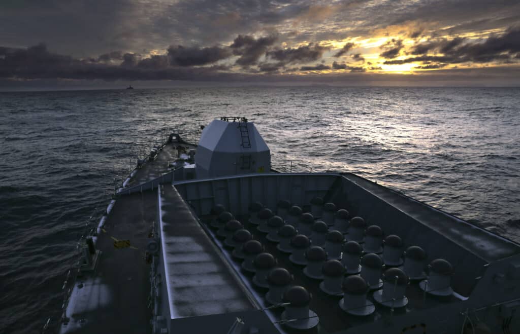 Plusieurs nouvelles frégates britanniques de type 31 prennent forme à Rosyth