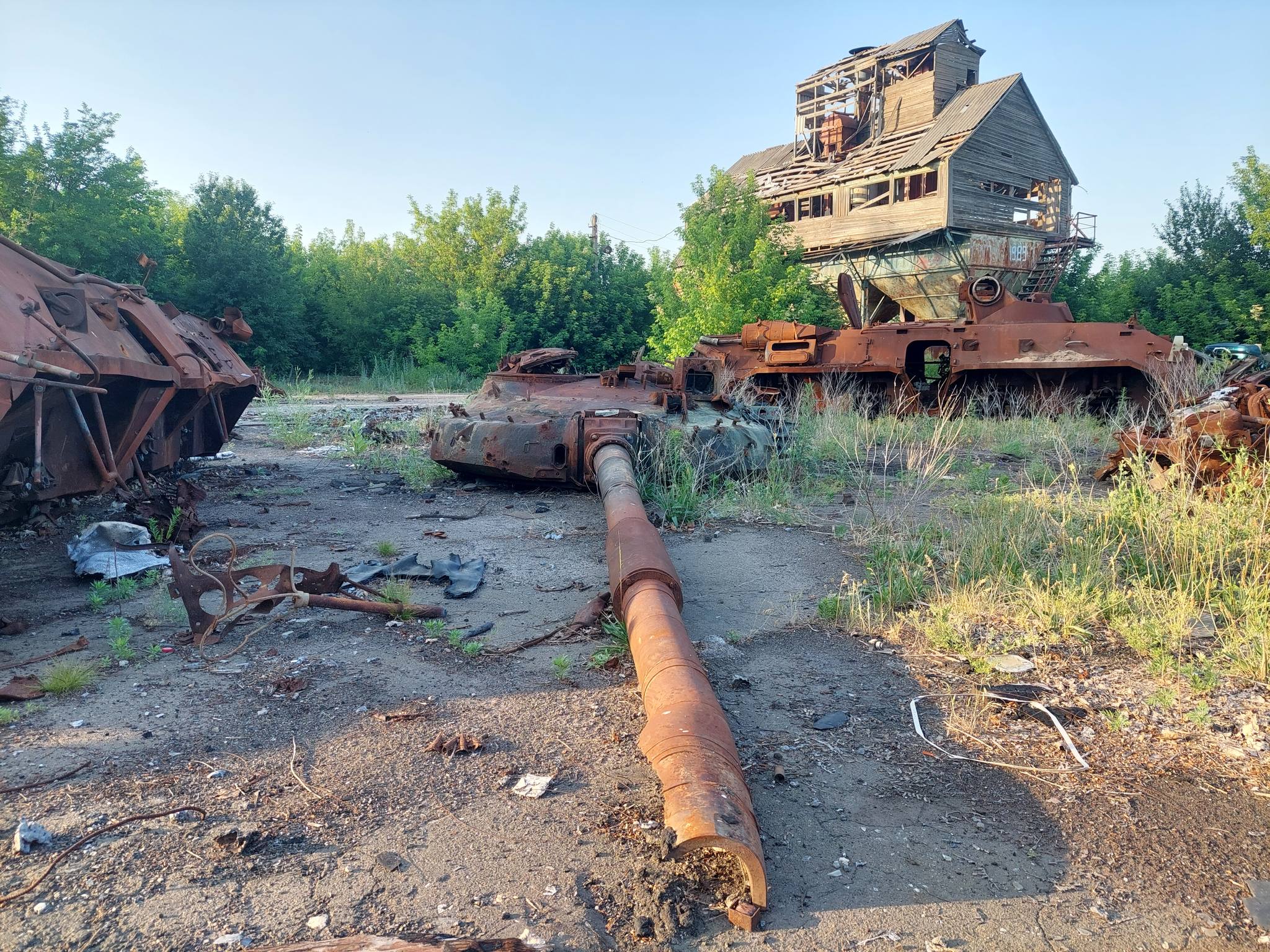 Épave de char à Torske en Ukraine