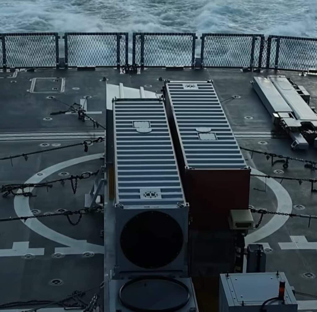 La marine allemande teste en secret le missile balistique israélien LORA en Atlantique Nord